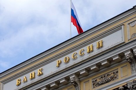 Российские банки закрывают счета «по наводке» ЦБ