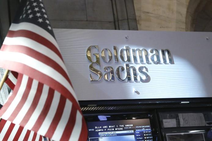 банк Goldman потерял треть прибыли