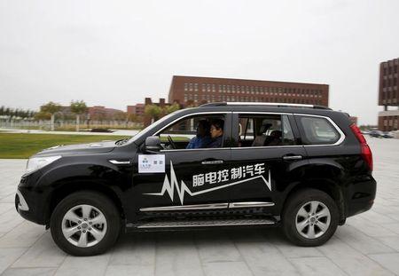 Вторник – в Китае представлен автомобиль, которым можно управлять силой мысли