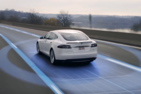 Автономность транспортных средств Tesla