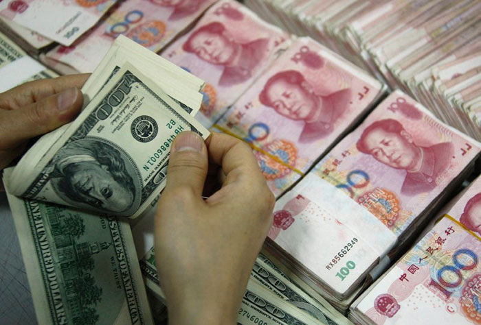 Китайский юань упал до исторического минимума