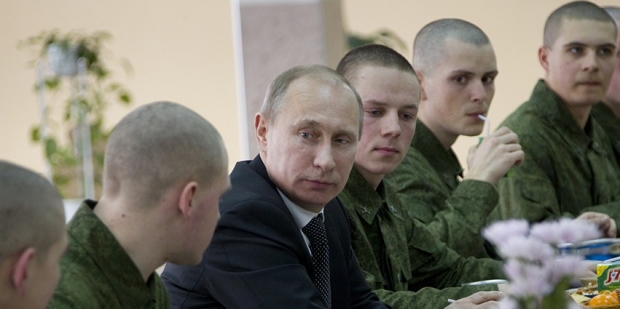 Совет Федерации позволил Путину ввести войска