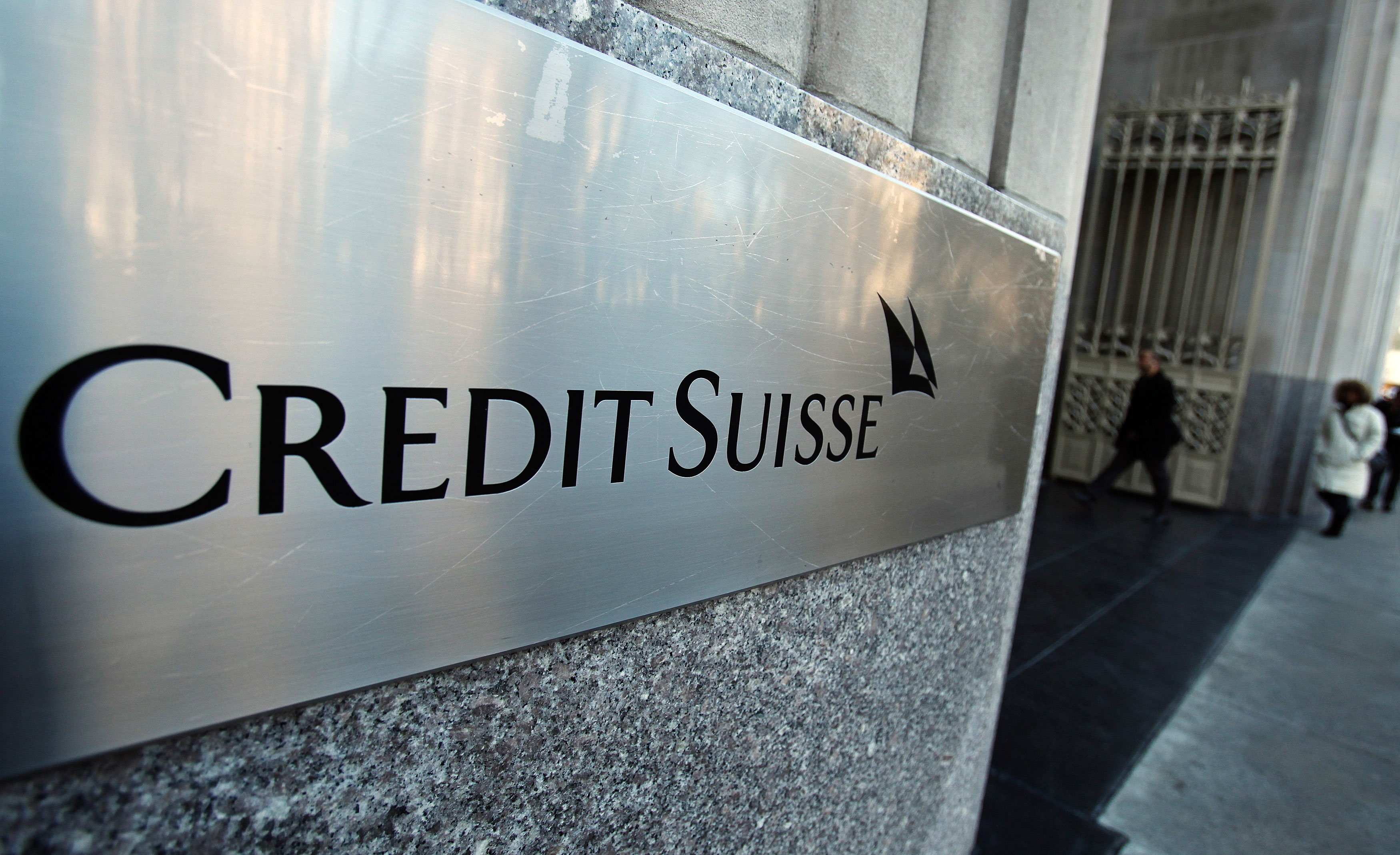 Швейцарские банки массово отказывают россиянам в обслуживании