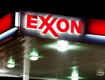 Насколько дешевая нефть обвалила прибыль Exxon Mobil (XOM)