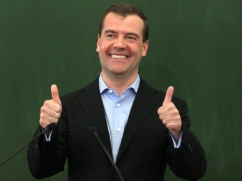 Медведев заявил о росте цен на продовольствие из-за системы «Платон»