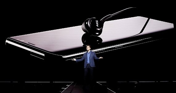 Galaxy S8: Как успехи Samsung отразятся на акциях компании Apple?
